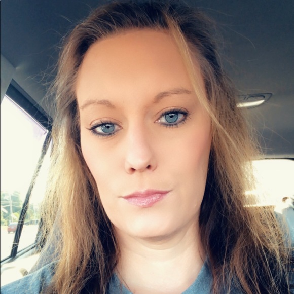 Meet your Posher, Sarah - Picture 1 of 1